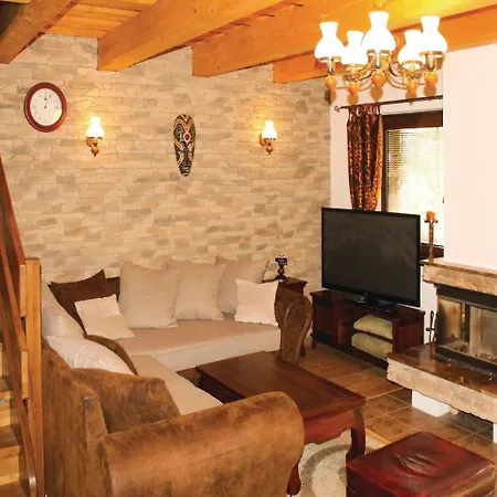 Three-bedroom Holiday In * Mýto pod Ďumbierom